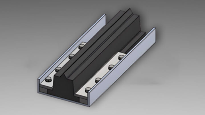 3D-image-of-the-external-steel-clamping-strips-secured-with-bolts-on-the-sides-of-the-gasket